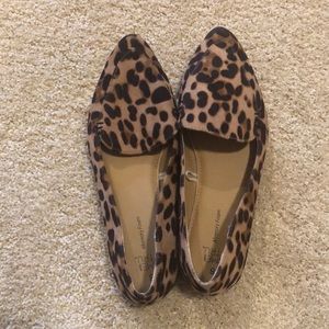 Time and True size 8 animal print flats